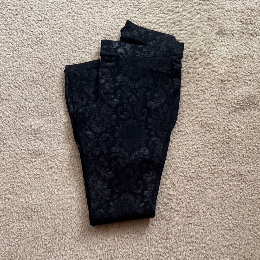 Hue Black Patterned Leggings